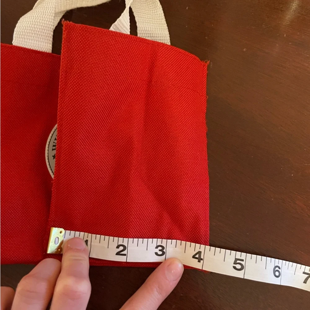 N/A small red